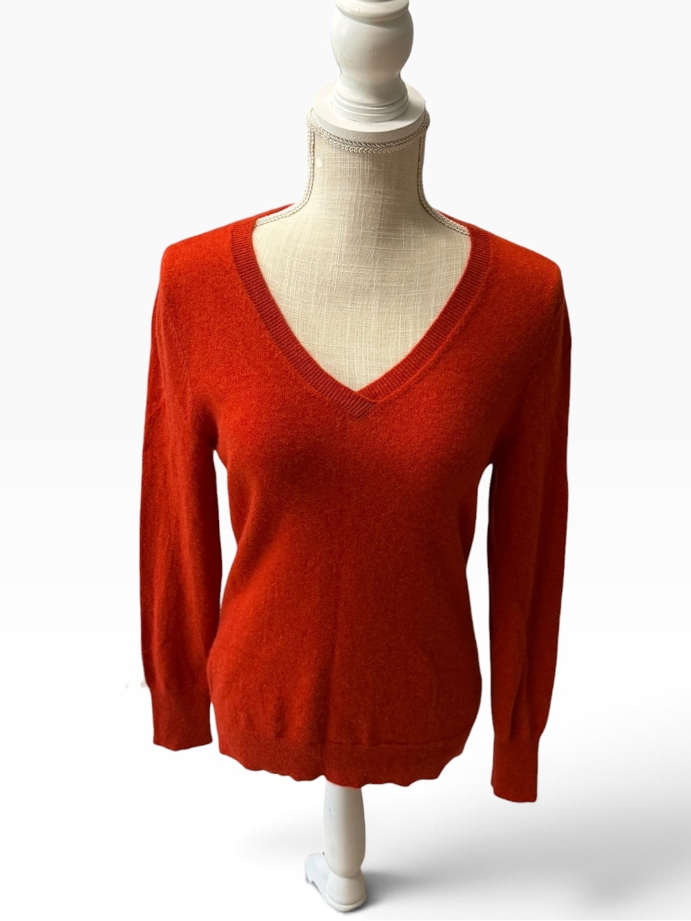 Alex Marie Cashmere V-Neck Sweater in Burnt Orange Size Medium Like New